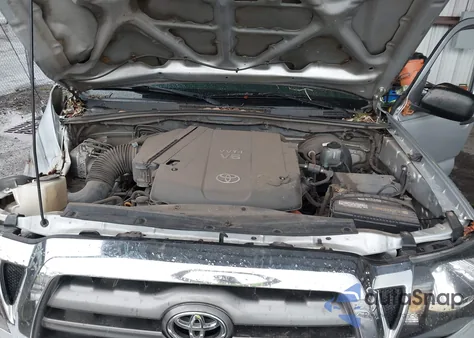 2010 Toyota Tacoma Prerunner V6 z USA, uszkodzony, nr VIN 3TMJU4GNXAM106035